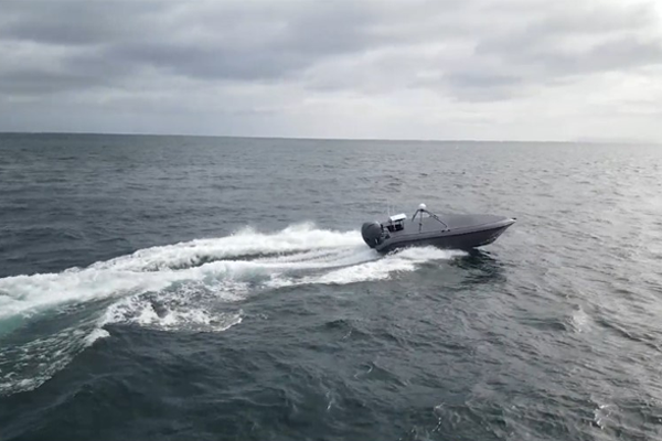 Nadvodnyj-dron-SM300-USV-vid-SYOS-Aerospace.png