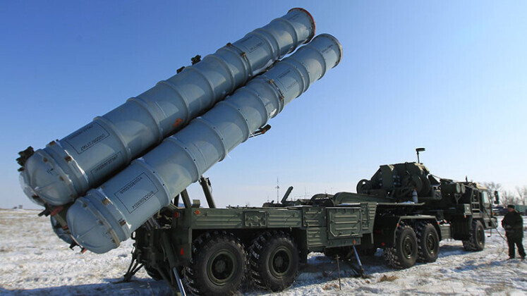 862799 02/16/2011 An S-400 Triumf (NATO reporting name SA-21 Growler) air defense system prepared to be put into service at Russia's state Kapustin Yar firing range. Valeriy Melnikov/Sputnik