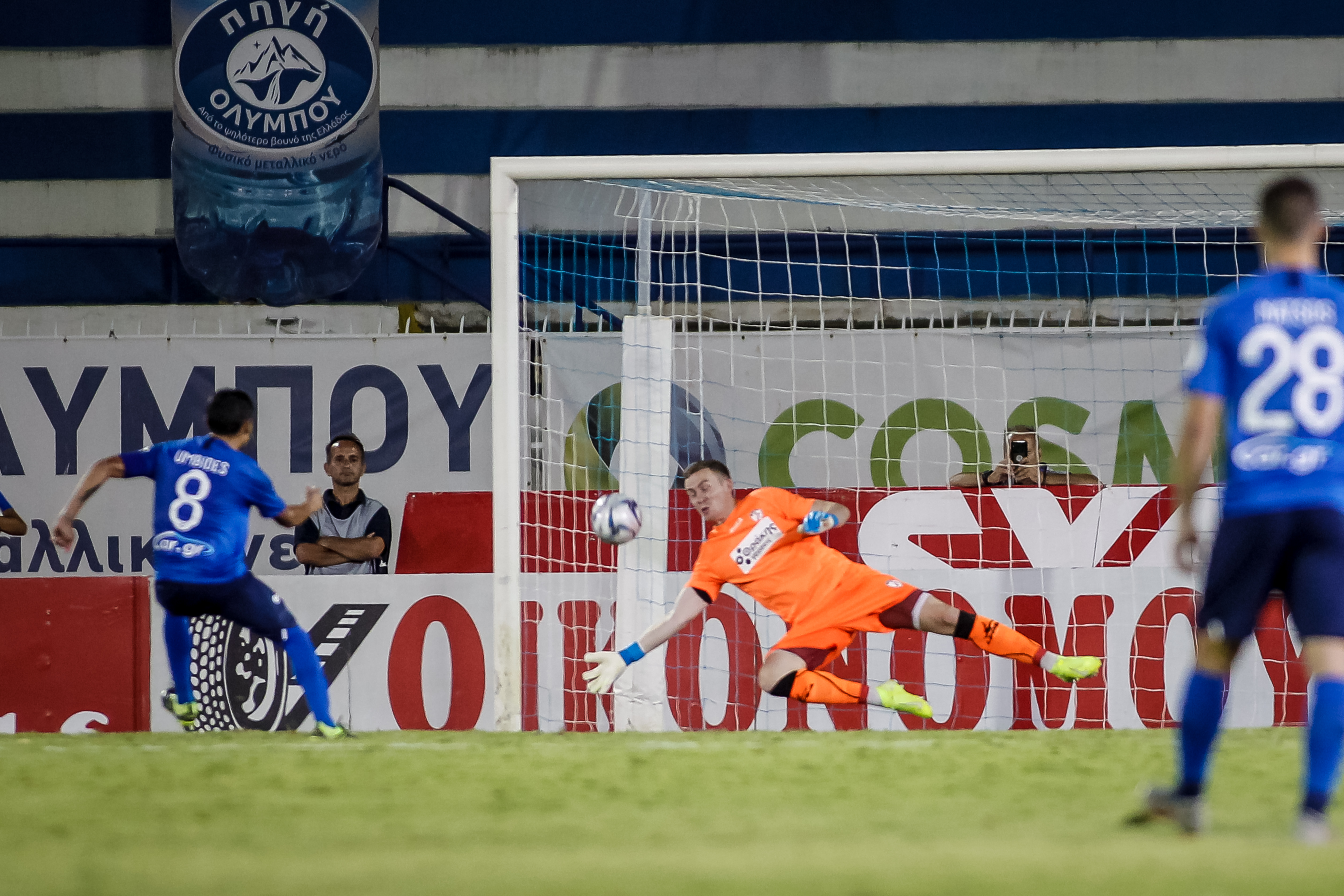 SUPERLEAGUE / Tя̇ԏӠ- ˁщӁ (֙ԏÑVɁ: ԁʇӠӁÉS / EUROKINISSI)