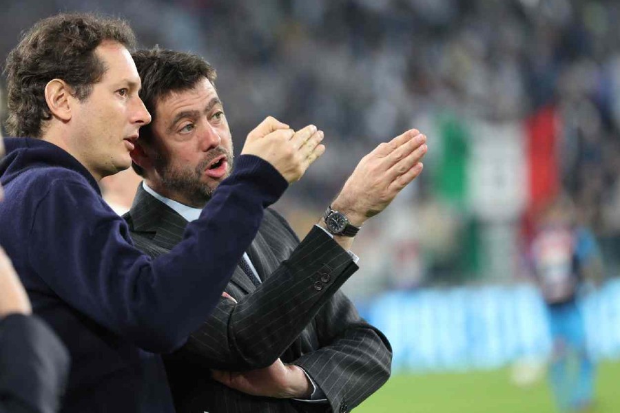 TURIN, ITALY - APRIL 22: John Elkann and Andrea Agnelli of Juventus during the serie A match between Juventus and SSC Napoli on April 22, 2018 in Turin, Italy. (Photo by Gabriele Maltinti/Getty Images) *** Local Caption *** Jhon Elkan; Andrea Agnelli